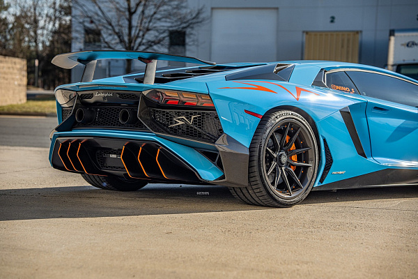 Фото дисков Strasse Wheels SV5-RS Performance Другой цвет на Lamborghini Aventador