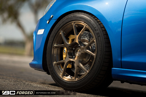 Фото дисков BC Forged RZ05 Глянцевая бронза на Volkswagen Golf VII