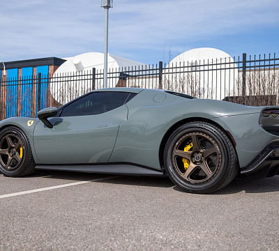 Фото дисков Brixton Forged TR05 на Ferrari 296