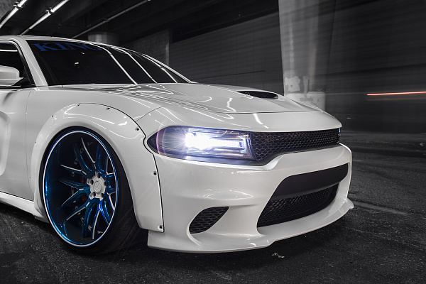 Фото дисков Savini SV63 Другой цвет на Dodge Charger VII