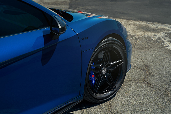 Фото дисков Strasse Wheels SV2 Deep Concave FS Черный сатин на Audi R8 (4S)
