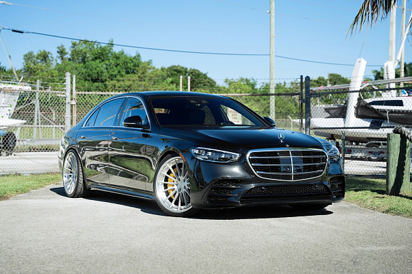 Фото дисков Strasse Wheels SV15 Deep Concave FS Глянцевый лак на Mercedes-Benz S-Class (W223)