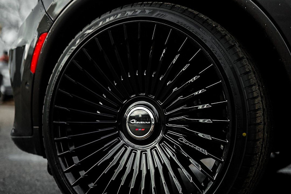 Фото дисков Giovanna Tulum Черный глянец на Dodge Durango III