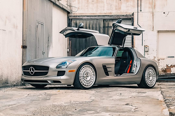Фото дисков HRE 515 GTM Глянцевый лак на Mercedes-Benz SLS AMG