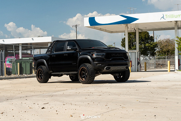 Фото дисков Anrky AN36-S Черный сатин на Ram 1500 V