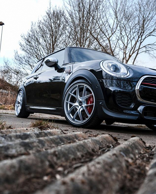 Фото дисков FLE Глянцевый лак на MINI Cooper III