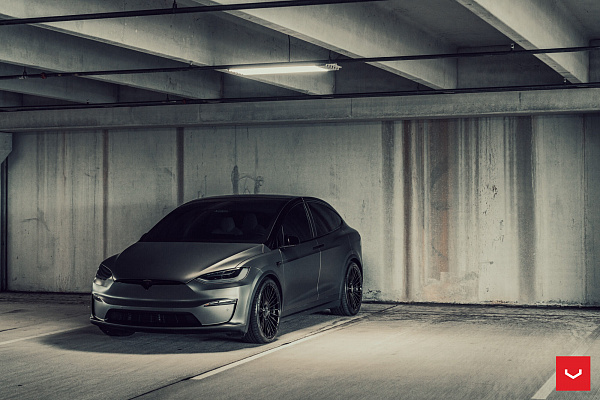 Фото дисков Vossen HF-8 Черный глянец на Tesla Model X