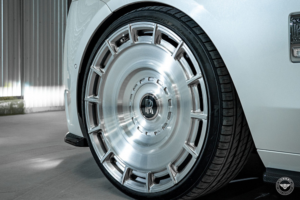 Фото дисков Vossen UV-7 Глянцевый лак на Rolls-Royce Ghost II