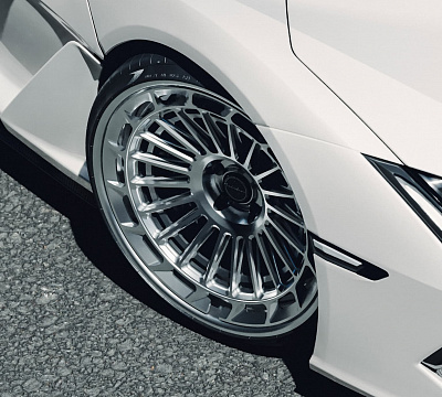 Фото дисков Brixton Forged TR11 AERO1 на Lamborghini Revuelto