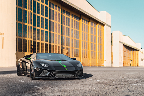 Фото дисков Brixton Forged PF7 Черный глянец на Lamborghini Aventador