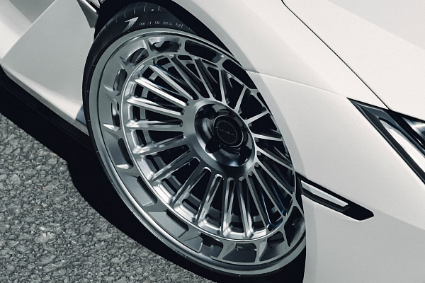 Фото дисков Brixton Forged TR11 AERO1 Полированный лак на Lamborghini Revuelto