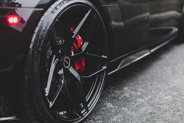 Фото дисков Brixton Forged PF5 Черный глянец на Audi R8 (4S)
