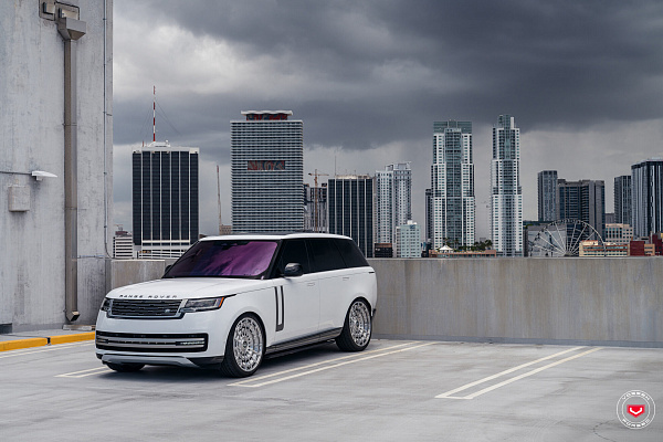 Фото дисков Vossen LC3-12 Глянцевый лак на Land Rover Range Rover V