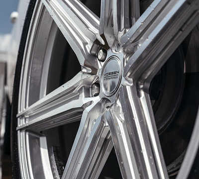 Фото дисков Vossen HF6-2 на Cadillac Escalade V
