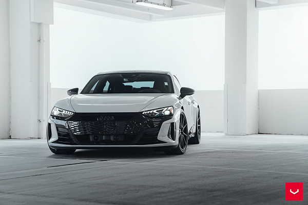 Фото дисков Vossen HF-3 Черный глянец на Audi E-tron GT