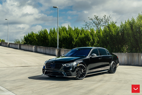 Фото дисков Vossen HF-4T Черный глянец на Mercedes-Benz S-Class (W223)