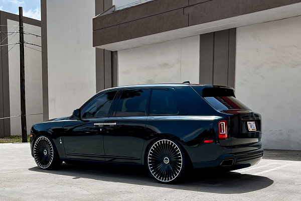 Фото дисков Giovanna Tulum Алмазная проточка на Rolls-Royce Cullinan