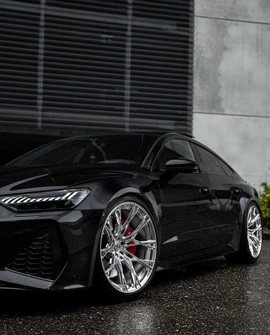 Фото дисков ST9 Полированный лак на Audi A/RS 7 (4K)