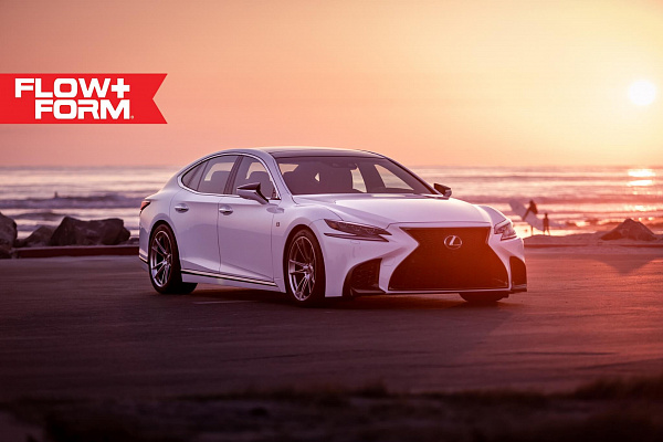 Фото дисков HRE FF04 Серебро на  Lexus LS V