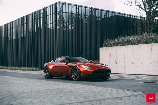 Aston Martin DB11