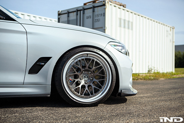 Фото дисков HRE 300 Глянцевый темный лак на BMW 2/M2 (F22/F87)