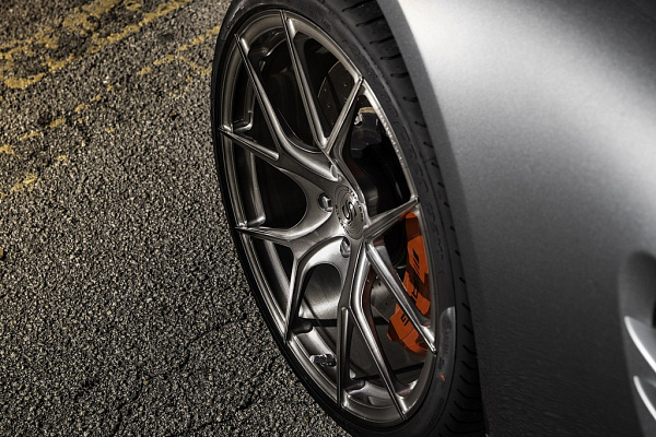 Фото дисков Strasse Wheels SM5R Deep Concave Monoblock Сатиновый темный лак на Mercedes-Benz AMG GT I