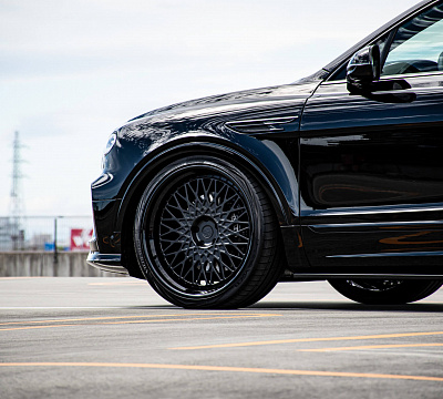 Фото дисков HRE 501 на Bentley Bentayga