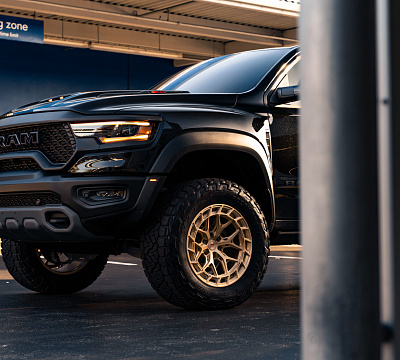 Фото дисков Vossen LC3-01T на Ram 1500 V