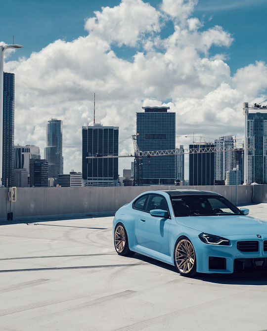 Фото дисков S21-02 Глянцевая шампань на BMW 2/M2 (G42/G87)