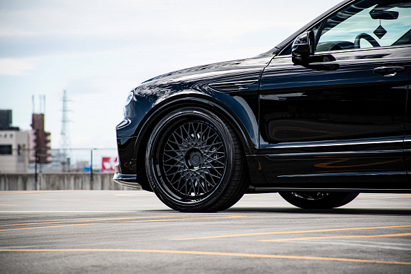 Фото дисков HRE 501 Черный сатин на Bentley Bentayga