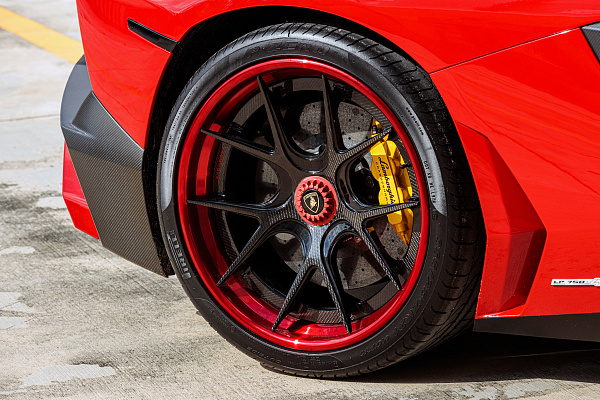 Фото дисков Strasse Wheels SM5R Deep Concave FS Другой цвет на Lamborghini Aventador