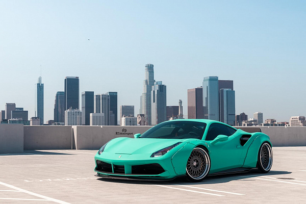 Фото дисков HRE 501 Сатиновый графит на Ferrari 488