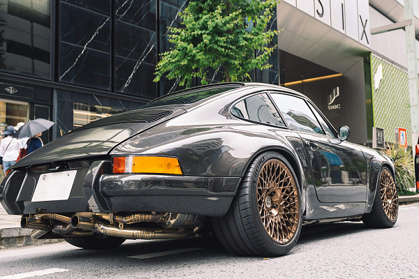Фото дисков HRE 501M Глянцевая бронза на Porsche 911 III