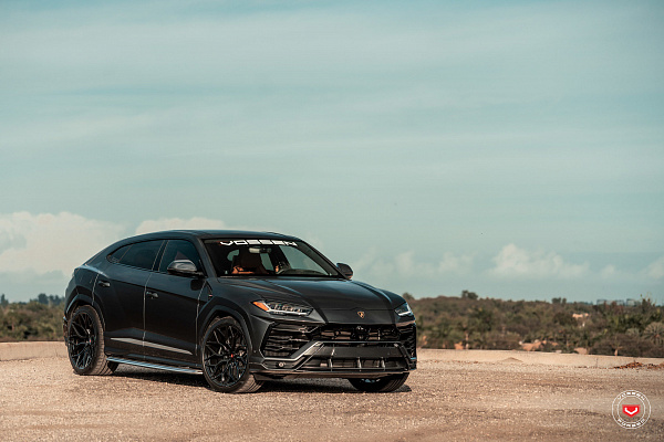 Фото дисков Vossen S17-01 Черный глянец на Lamborghini Urus