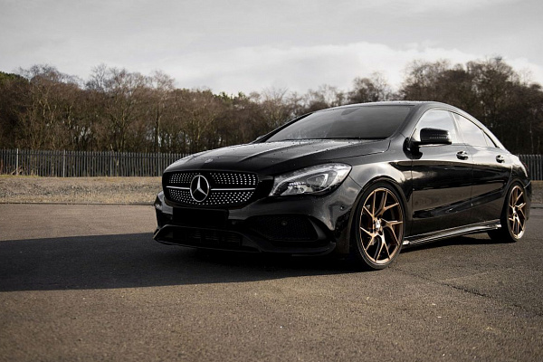 Фото дисков Bola FLA Сатиновая бронза на Mercedes-Benz CLA (C117, X117)