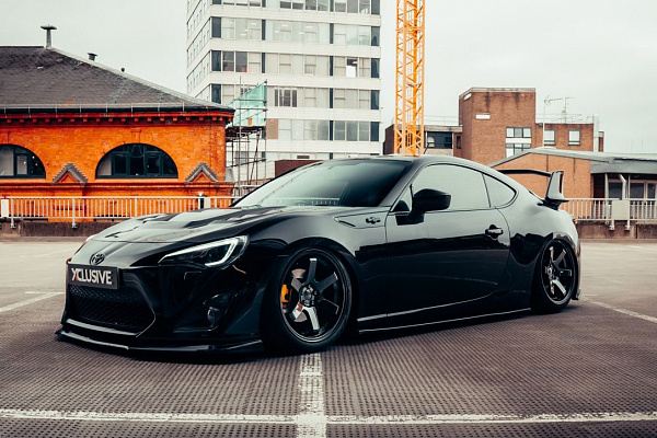 Фото дисков Bola B1 Черный глянец на Toyota GT86