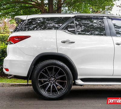 Фото дисков Vossen HF6-1 на Toyota Fortuner II