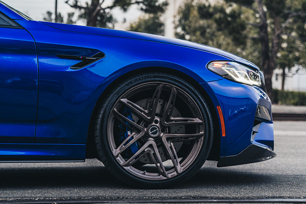 Фото дисков Brixton Forged BF01 Сатиновая темная бронза на BMW 5/M5 (G30/F90)
