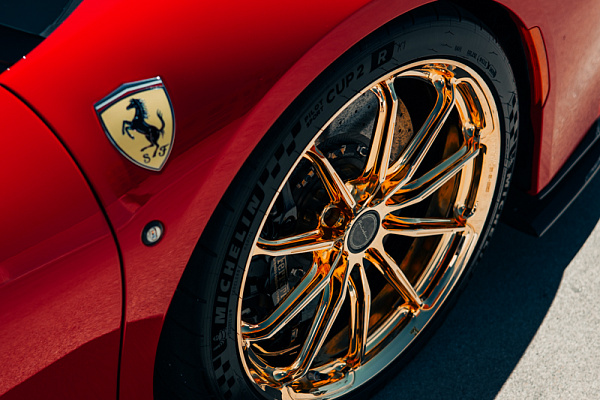 Фото дисков Brixton Forged R11-RS Глянцевое золото на Ferrari F8