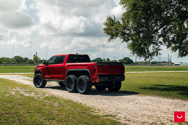 Фото дисков Vossen HF6-5 Черный сатин на Toyota Tundra III