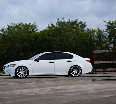 Фото дисков Vossen VFS-6 на Lexus GS IV