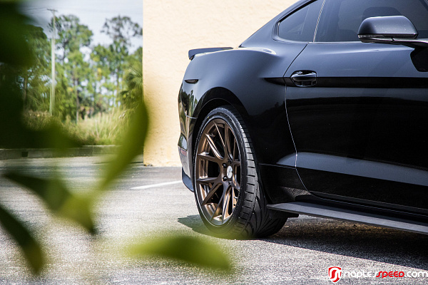 Фото дисков Vossen VFS-10 Глянцевая бронза на Ford Mustang VI