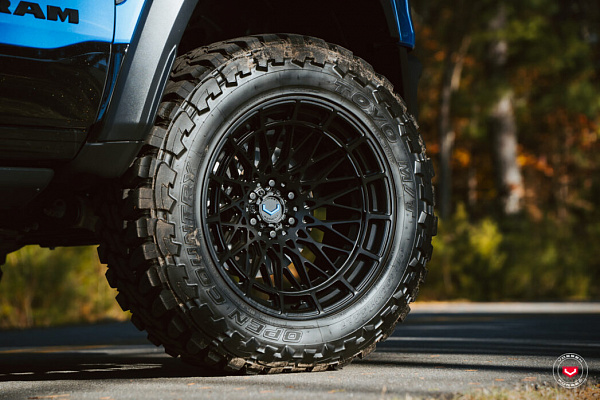 Фото дисков Vossen LCX-03 Черный сатин на Ram 1500 V