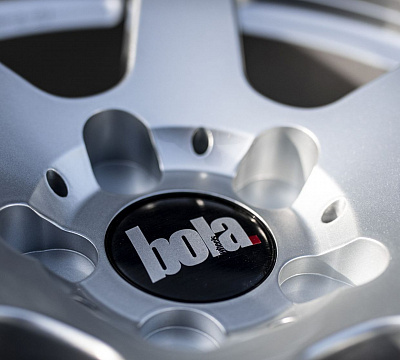 Bola B1