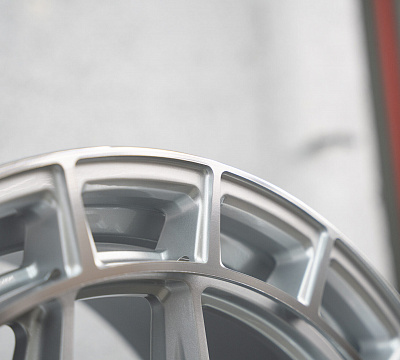 Vossen HFX-1 (6-Lug)