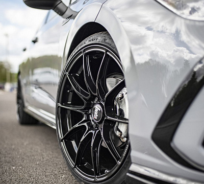 Фото дисков Bola FLB на Volkswagen Golf VIII
