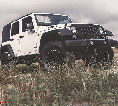 Фото дисков Black Rhino PRIMM на Jeep Wrangler III (JK)