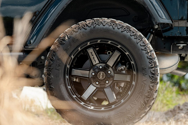 Фото дисков 4PLAY 4P63 Черный глянец на Jeep Wrangler IV (JL)