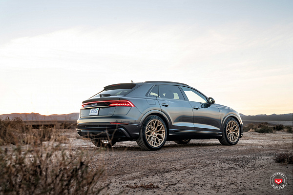 Фото дисков Vossen S17-01 Сатиновая шампань на Audi Q8
