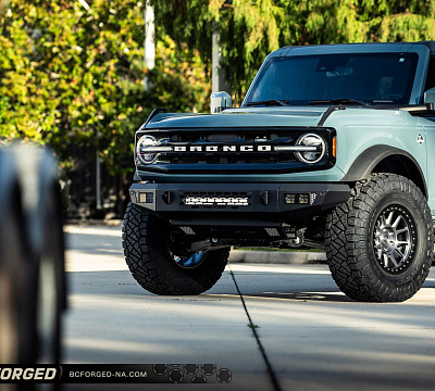 Фото дисков BC Forged RD03-BL на Ford Bronco